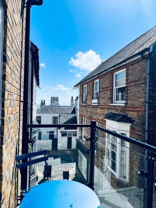 100 Steps To Broadstairs Beach - 2 Bedroom 3 Beds Extérieur photo